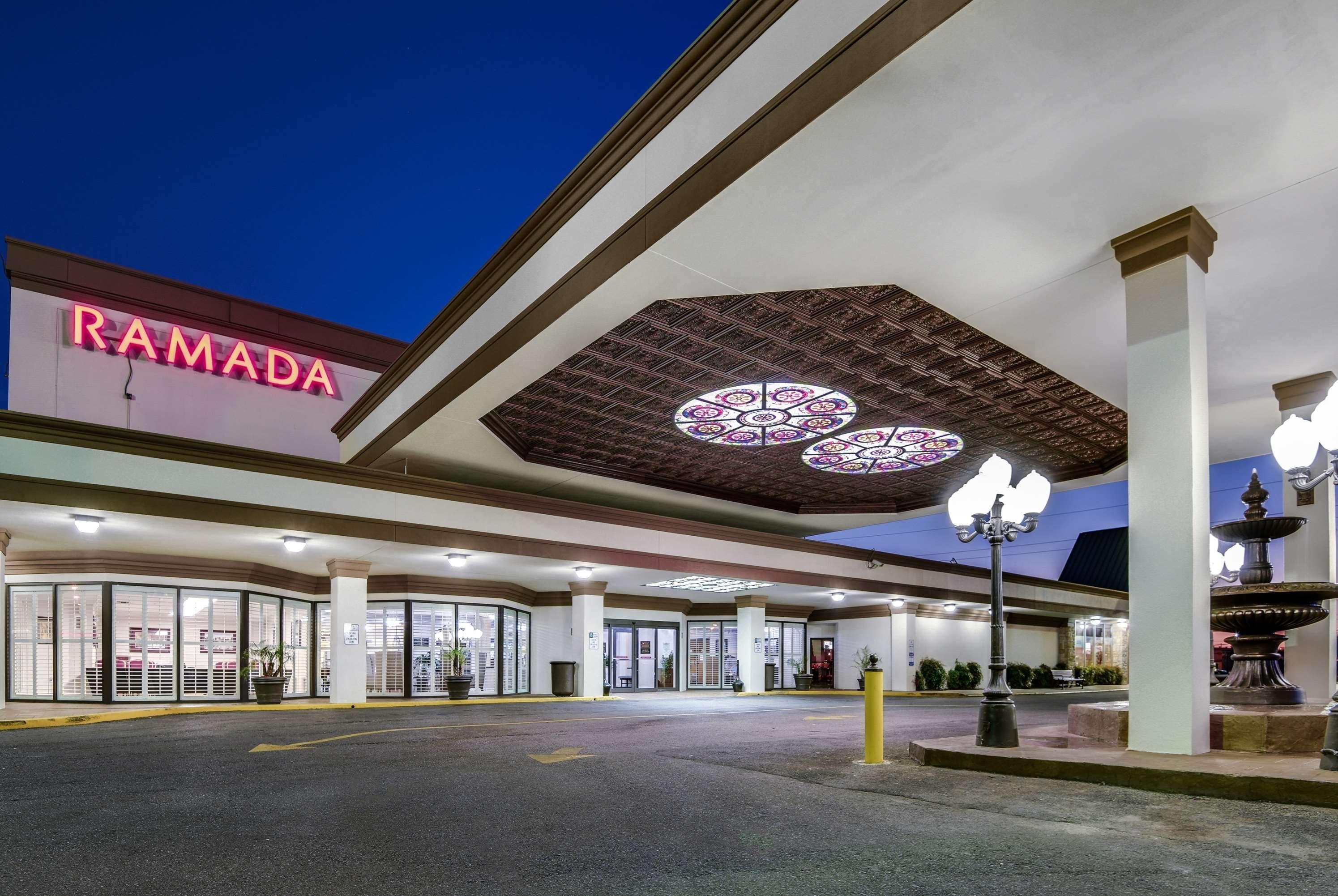 Hotel Ramada By Wyndham Metairie New Orleans Airport Zewnętrze zdjęcie